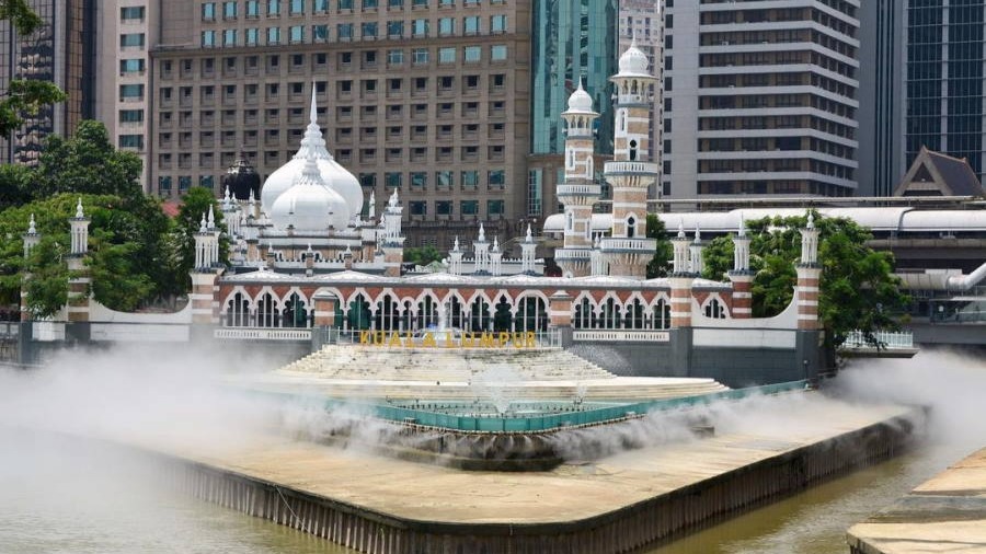 Sebahagian kawasan Masjid Jamek dilihat tidak dijaga dengan baik