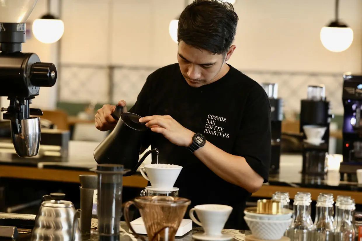 Trend dan gaya hidup peminat kopi dilihat menarik di mata generasi milennials