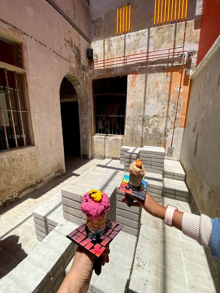 Boleh disimpan pada kon atau cawan seperti ini