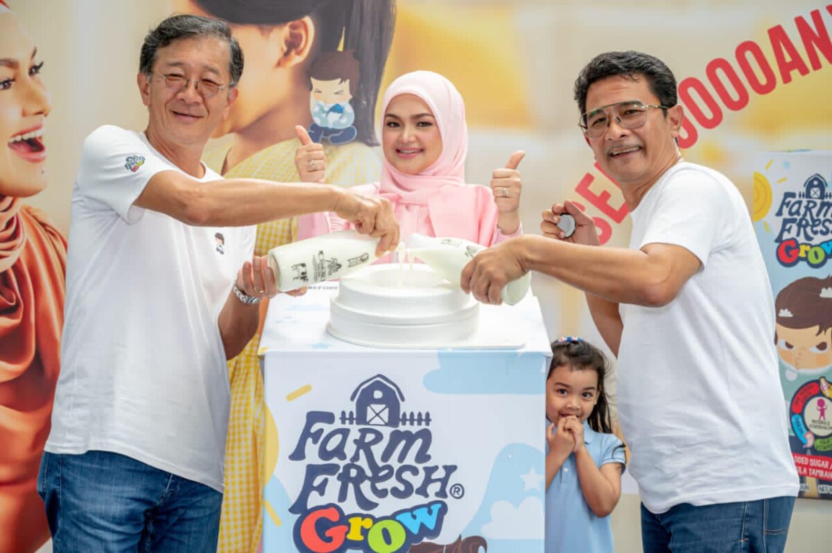Boss Susu bersama Pengasas Farm Fresh Loi Tuan Ee berkerjasama untuk menjayakan bisnes ini