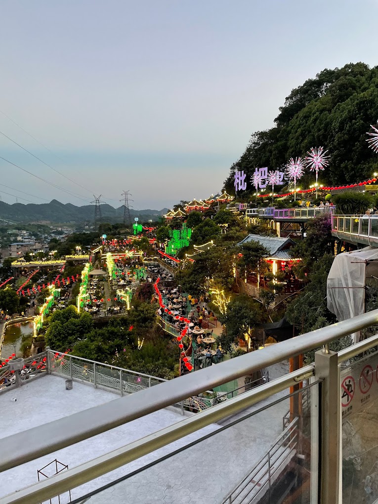 Walaupun boleh muat 6 ribu pelanggan, anda masih perlu reserved meja terlebih dahulu