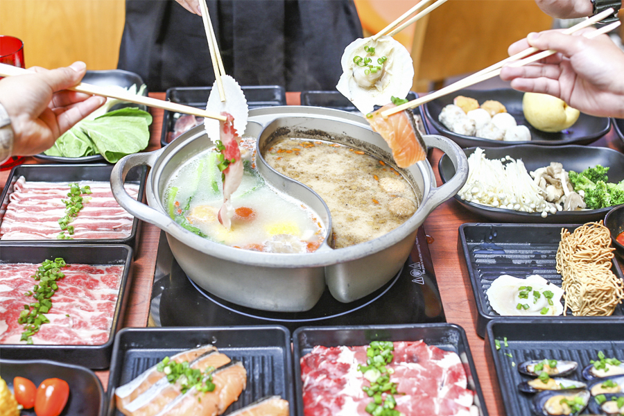 Persoalan utama ialah sedap ke tidak hotpot di restoran gergasi ini?