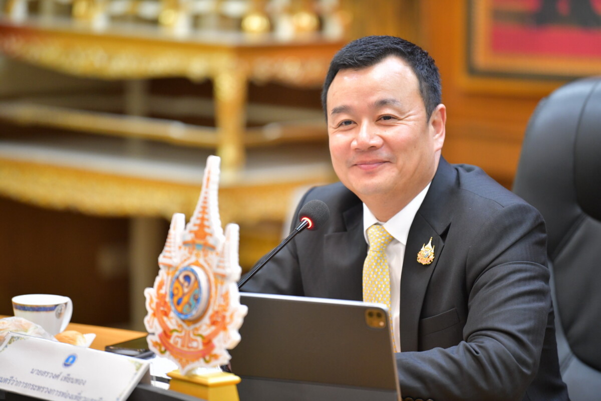 Menteri Pelancongan dan Sukan, Sorawong Theinthong menjangkakan sekurangnya enam bulan diperlukan untuk melaksanakan polisi baru