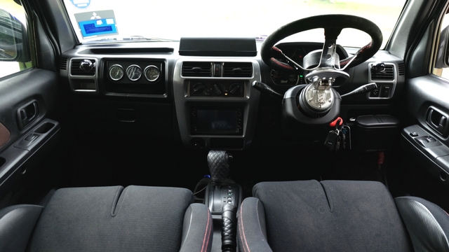 Rupa dalaman kabin Proton Juara