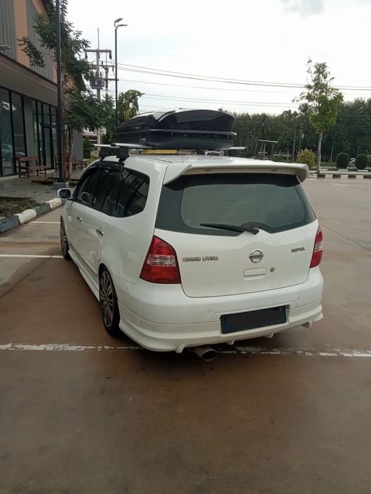 Kereta Malaysia yang parkir sesuka hati undang kemarahan orang Thai