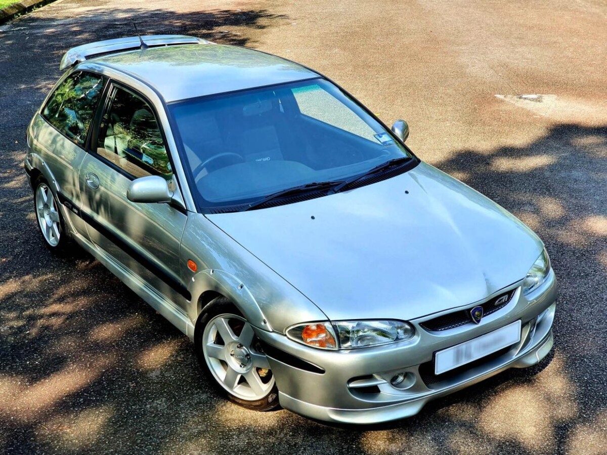 Proton Satria telah dikeluarkan beberapa versi untuk berlumba seperti ini