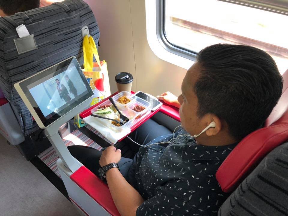 Business Class tawar kerusi lebih selesa dan banyak fasiliti seperti ini