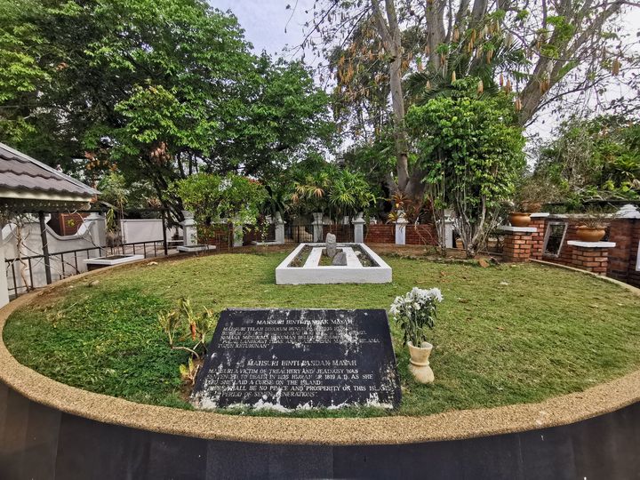 Melawati Makam Mahsuri bagi mengenali kisah lagendanya
