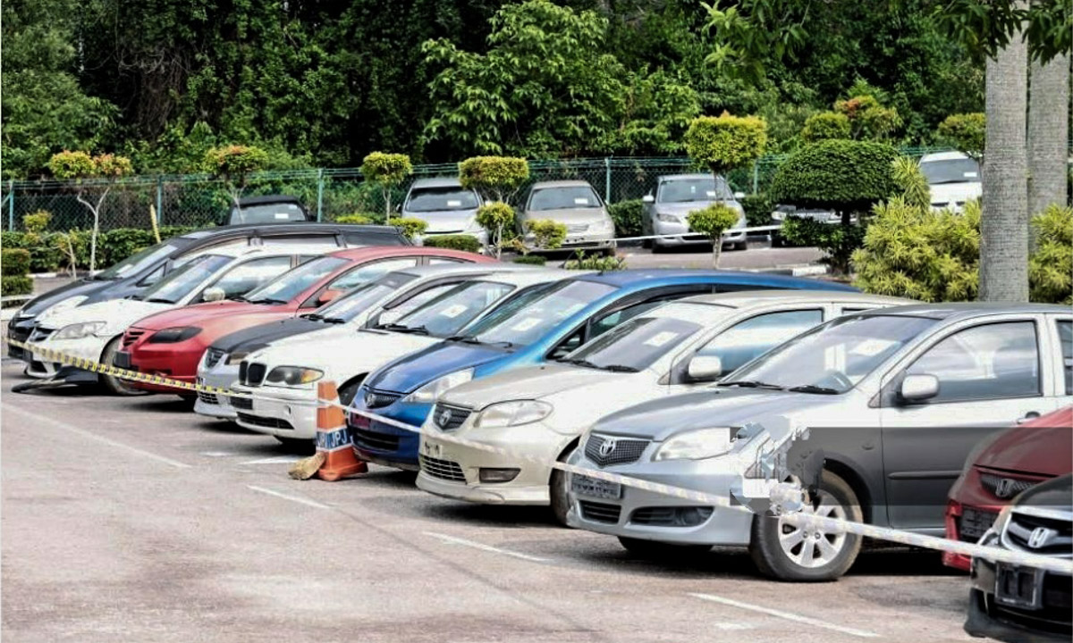 Bila gagal melunaskan bayaran, bank berhak untuk lelong kereta anda tau