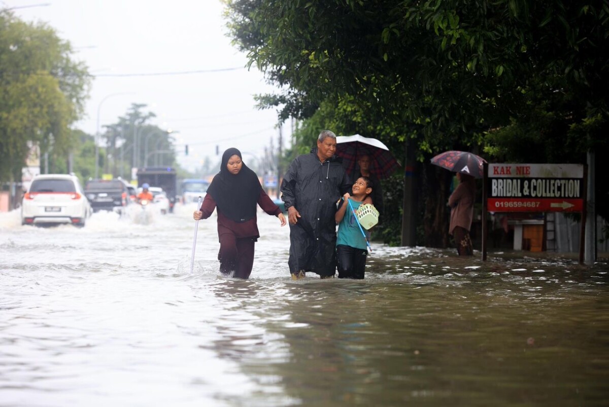 Air banjir bukan bersih ye, pastikan anda berhati-hati