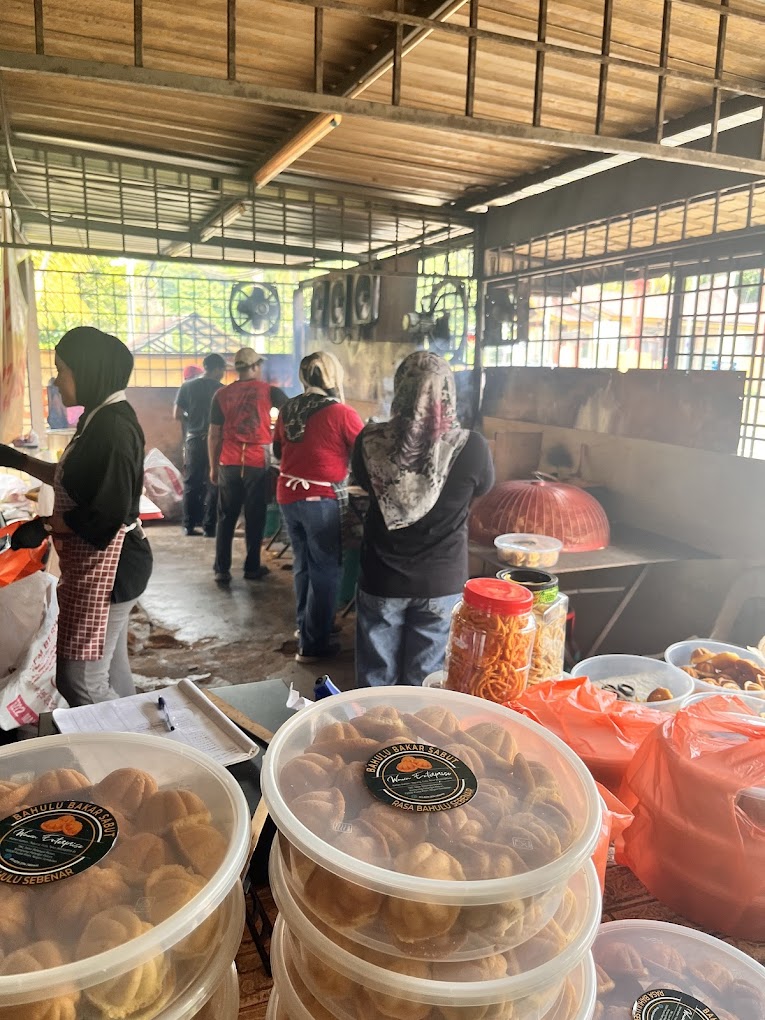 Syahrul kini menjadi generasi ketiga meneruskan perniagaan keluarganya