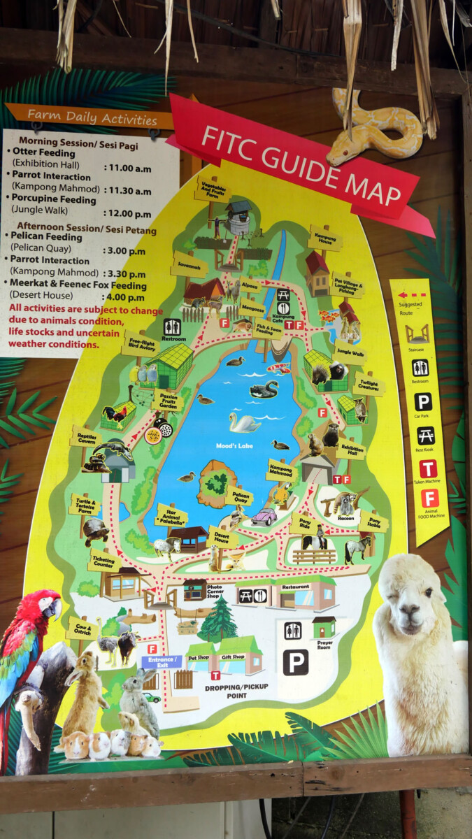 Ini peta menempatkan tarikan yang ada dalam taman tema ini