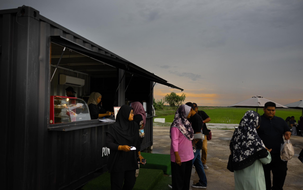 Lokasinya membuatkan makanan di sini sangat sedap