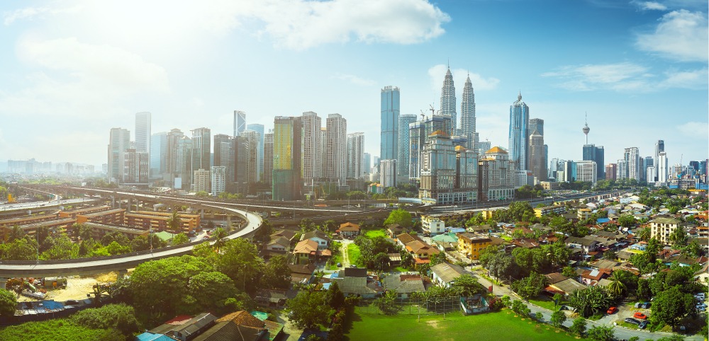 Segala pencapaian negara perlu diangkat menjadi simbol untuk generasi seterusnya mengetahui