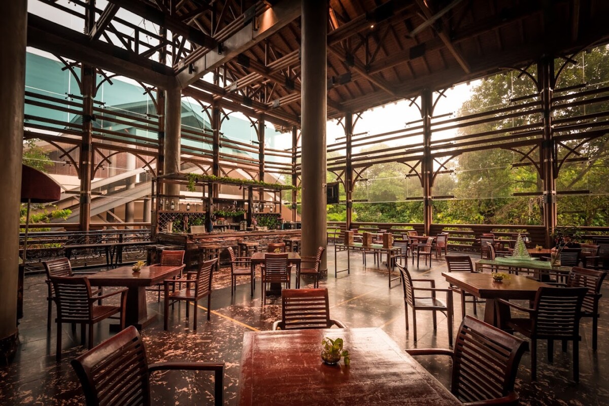 Terdapat 2 restoran di resort ini untuk anda nikmati pengalaman makan mewah