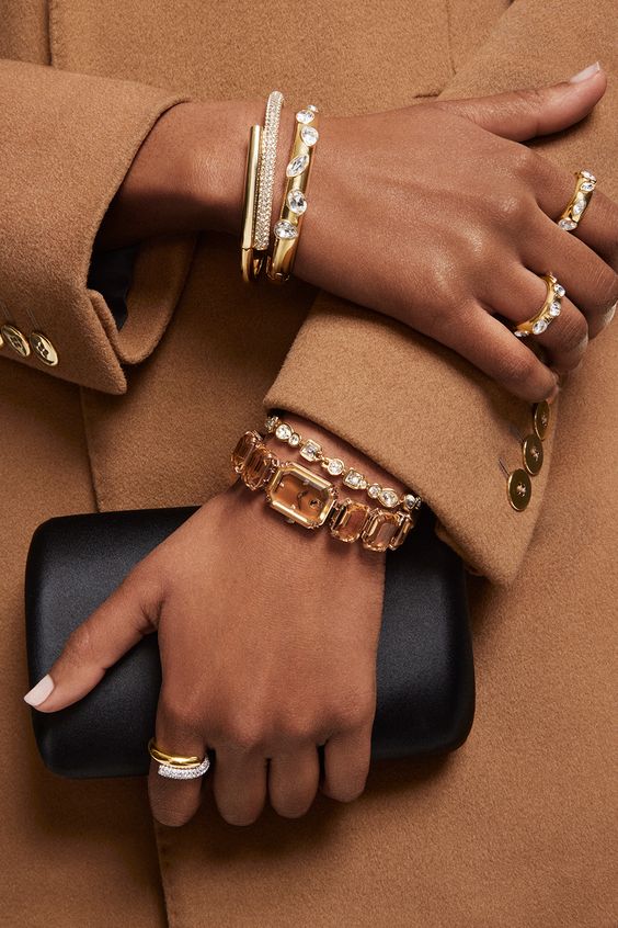 Untuk aksesori kekalkan gaya minima sahaja dan pastikan jam anda ada makna!