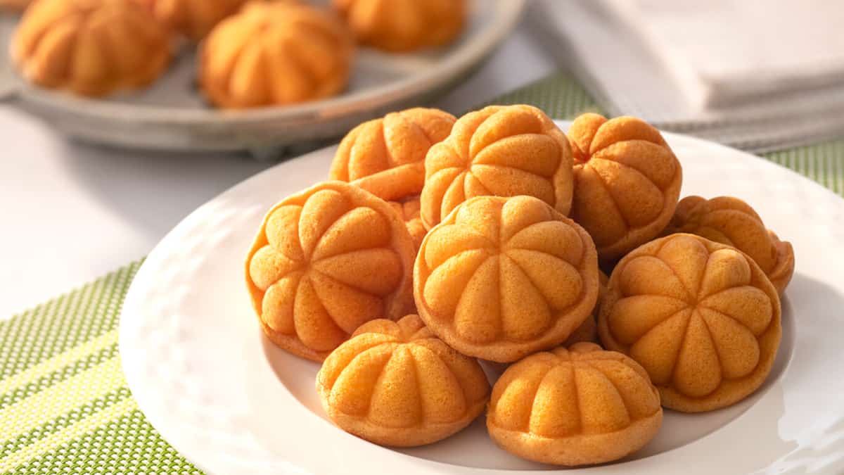 Menggunakan teknik tradisional menghasilkan kuih lebih lembut dan gebu