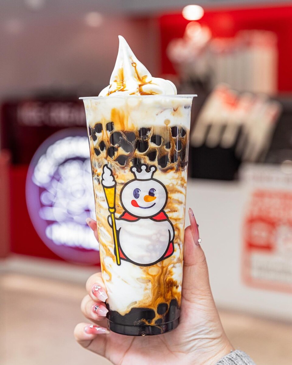 Dekat Mixue, mereka tambah ais krim memberikan elemen lebih sedap