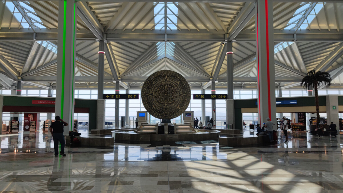 Manakala di tempat kedua ialah Lapangan Terbang Felipe Angeles