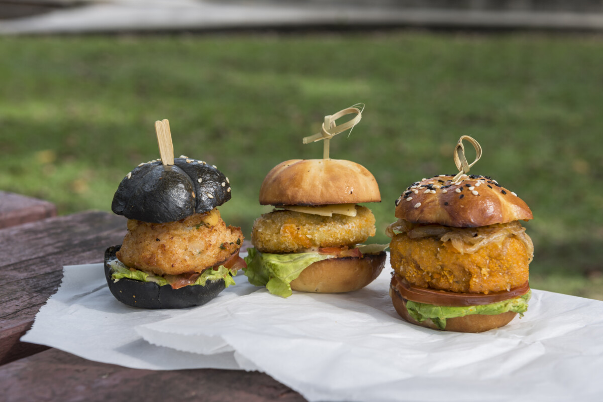 Mini burger yang mudah untuk masak