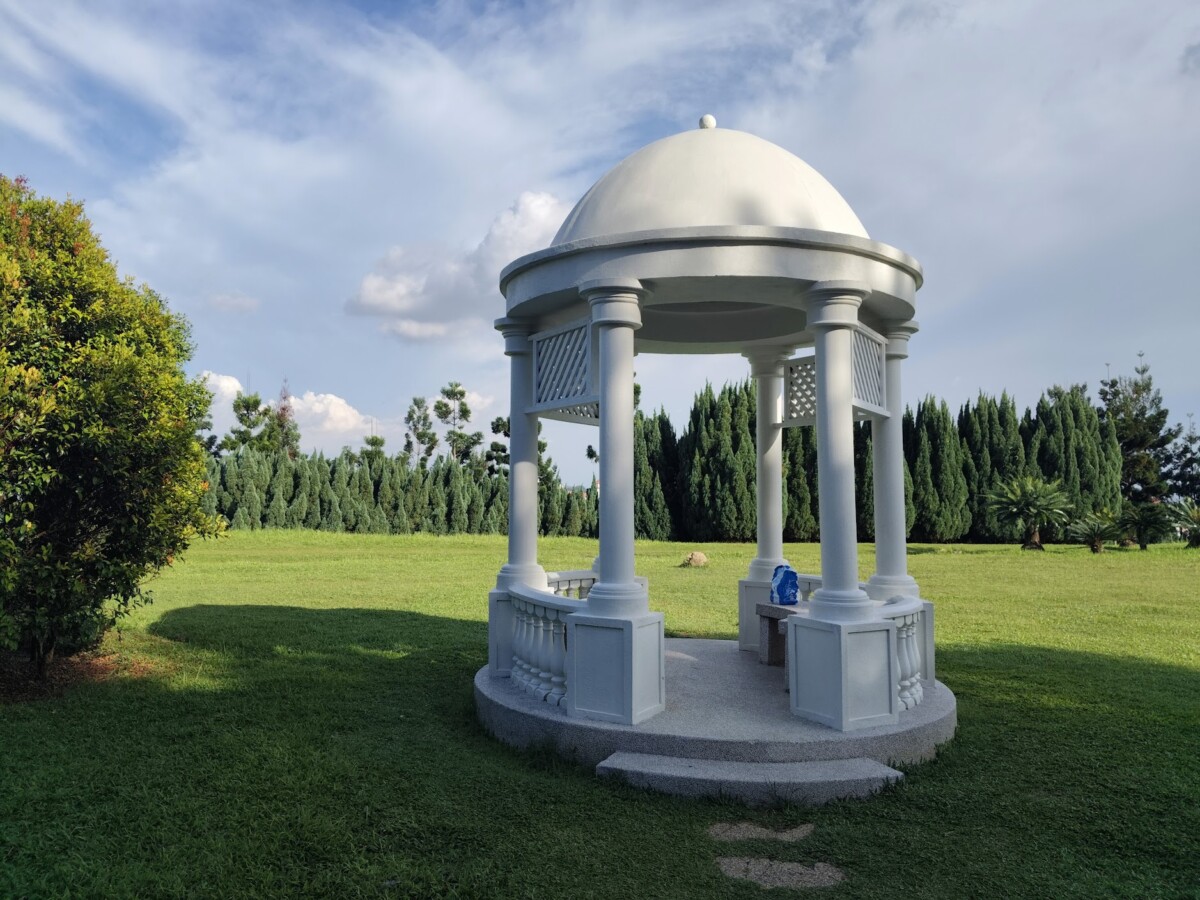 Antara gazebo yang disediakan untuk anda berehat