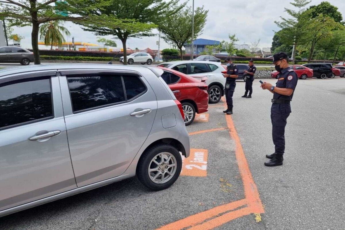 Perkara yang paling menakutkan ialah kena saman parking! Rugi betul terasanya