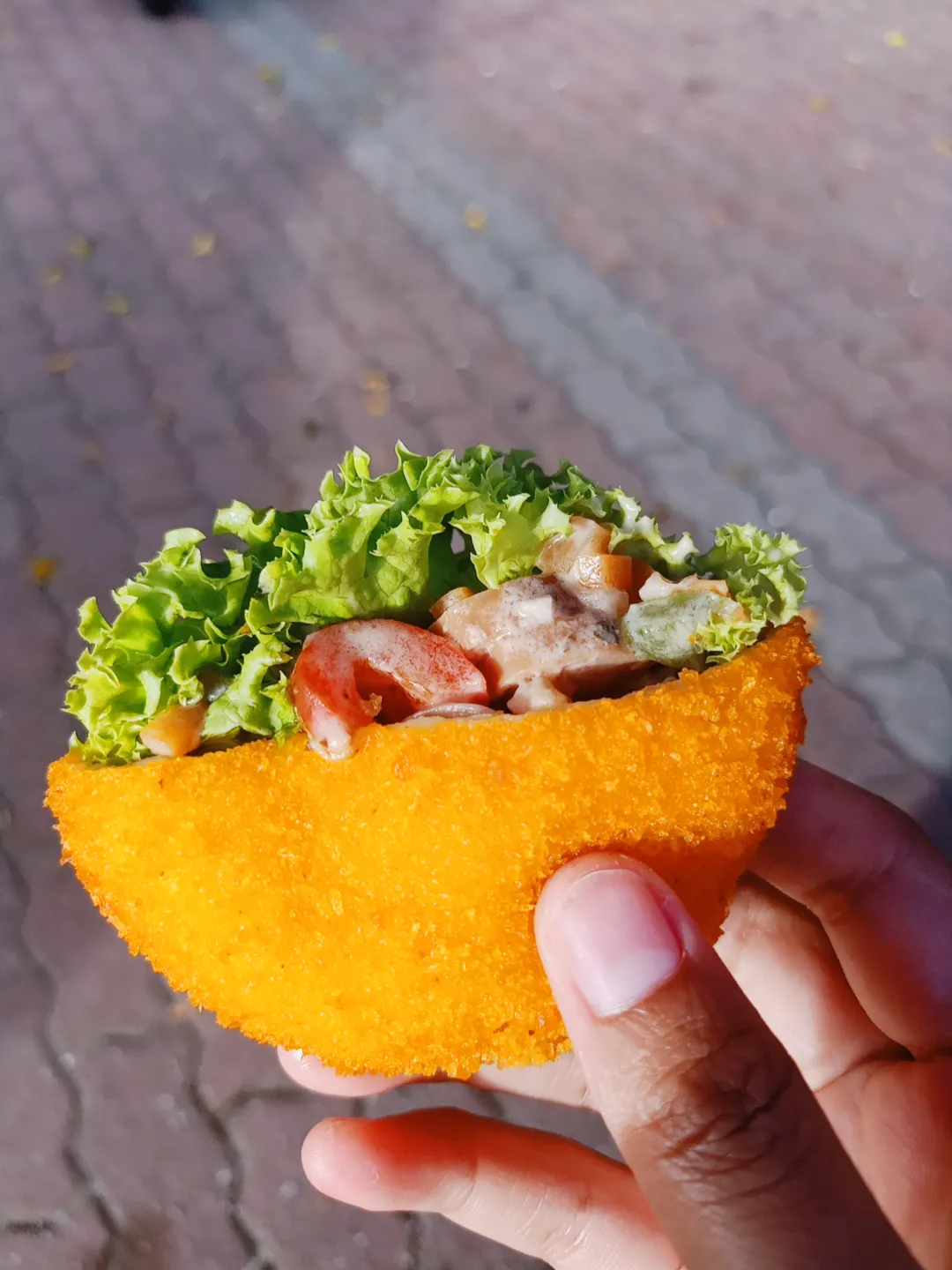 Mudah untuk dibawa dan pegang, unik