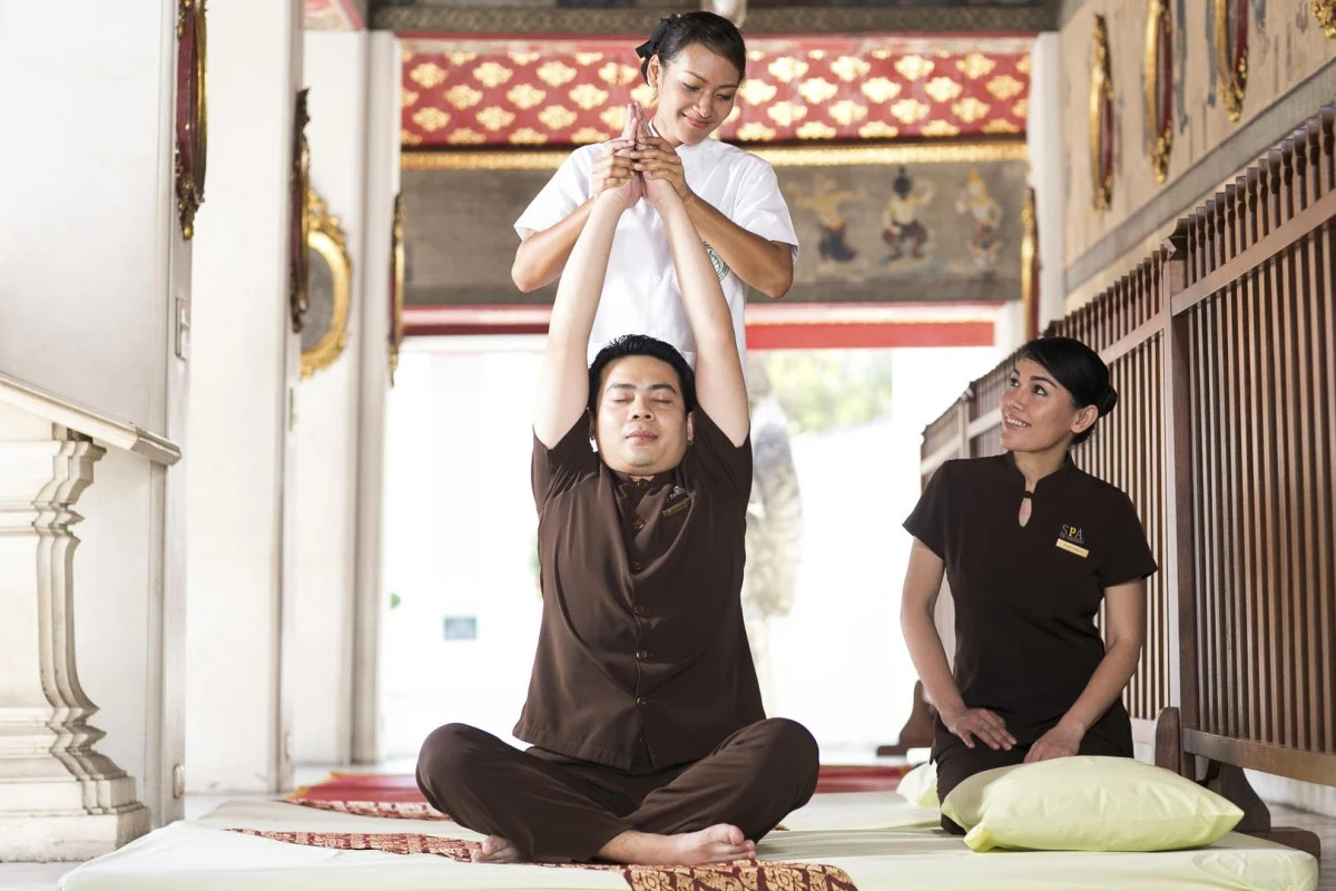 Selain itu ada tempat urutan tradisional