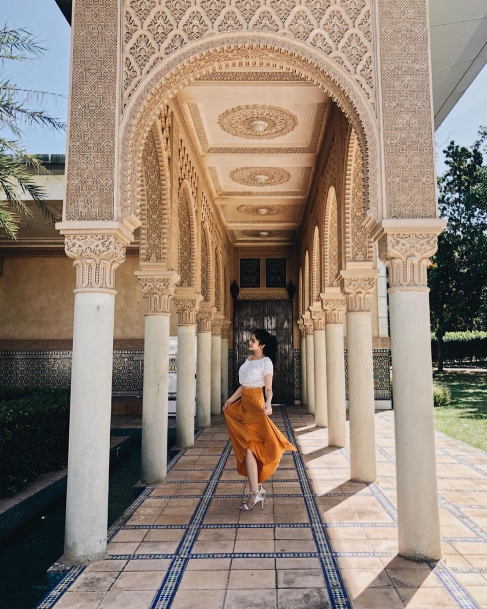 Untuk masuk ke dalam ada bayaran tiket tau