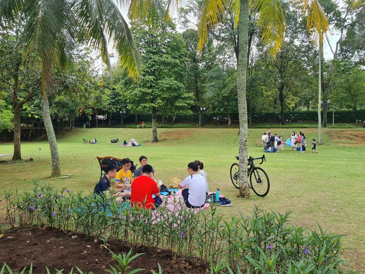 Pilih pakaian yang selesa kerana anda akan banyak berjalan