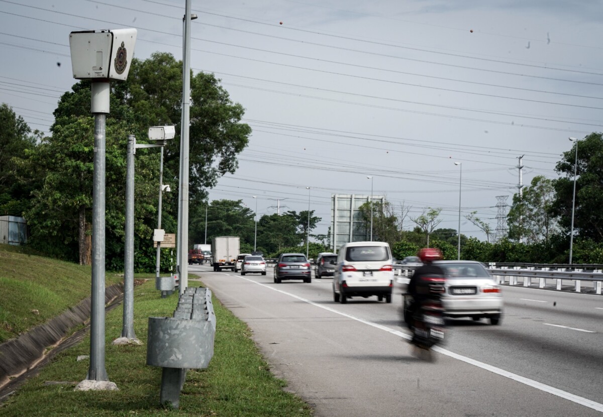 Segala fungsi baru AwAS membuatkan kamera AES (dalam gambar) kelihatan lapuk