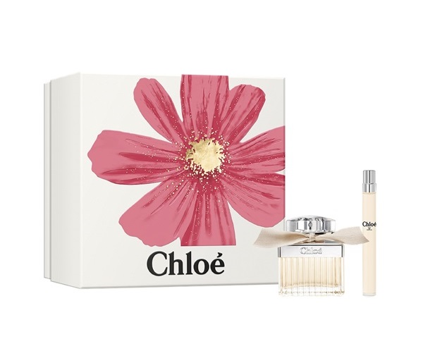 Chloé Signature dengan sentuhan kelas dan pesona dengan amber dan cedar yang memikat.