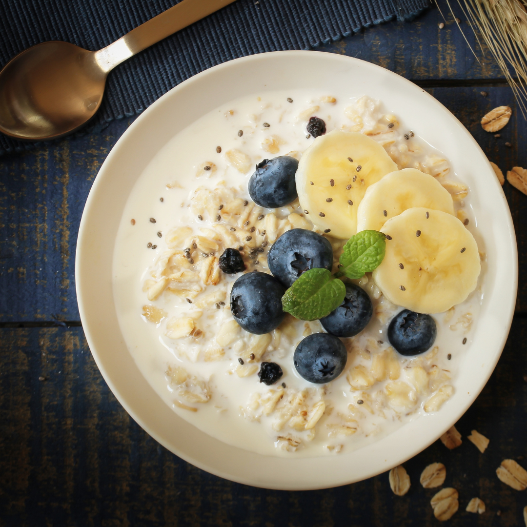 Sahur mudah & berkhasiat dengan Overnight Oats! Siap semalaman, nikmati pagi ini!