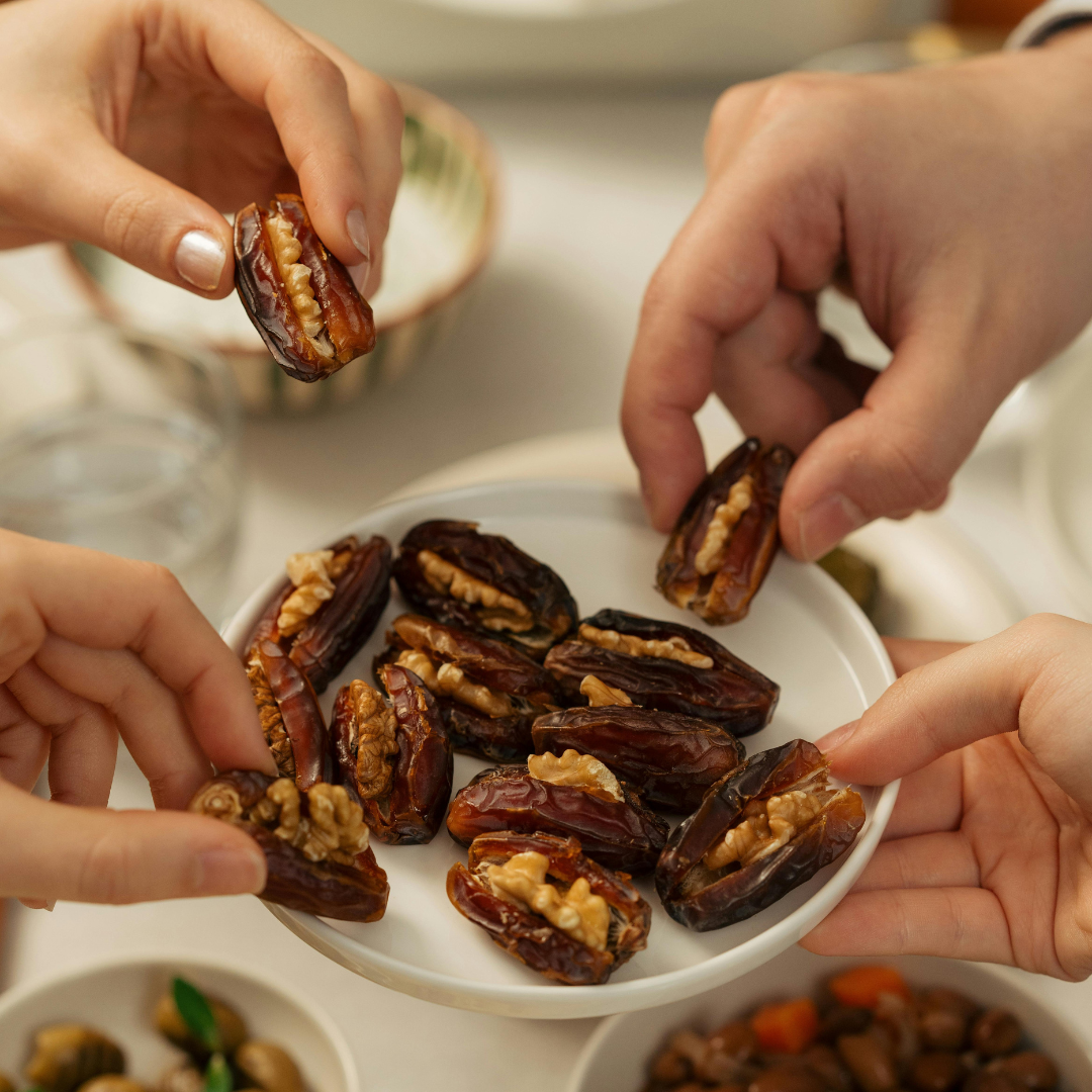 Jaga pemakanan ketika berbuka! Makanan sihat bantu kekalkan kelembapan kulit & elak dehidrasi. Jom amalkan! 