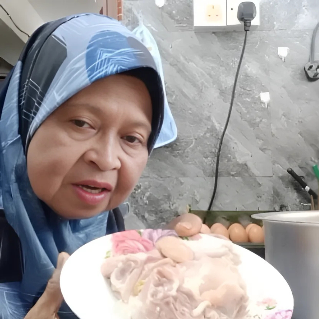"Dari Arau ke dunia maya, inspirasi Kakcik Yah terus mengalir!