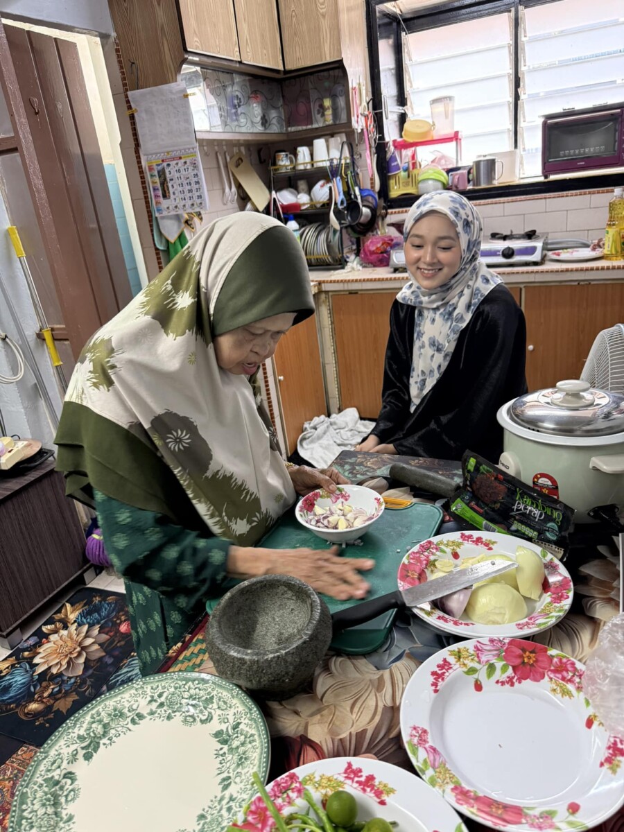 Dari cerita hidup yang menginspirasi kepada peluang kerjasama – Kakcik Yah memimpin dengan keikhlasan.