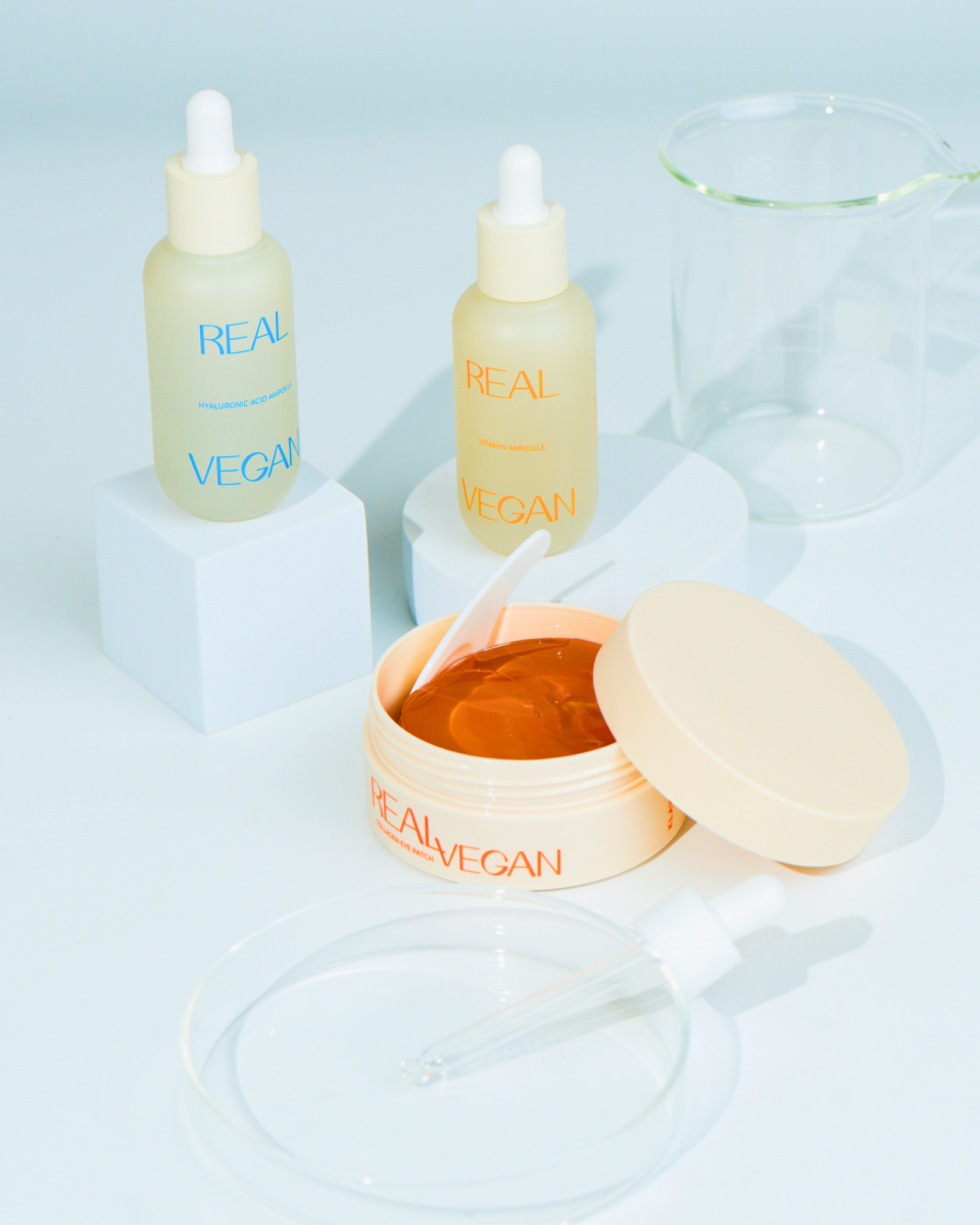 Vegan skincare intensif: eye patch, hyaluronic, vitamin, kulit flawless.